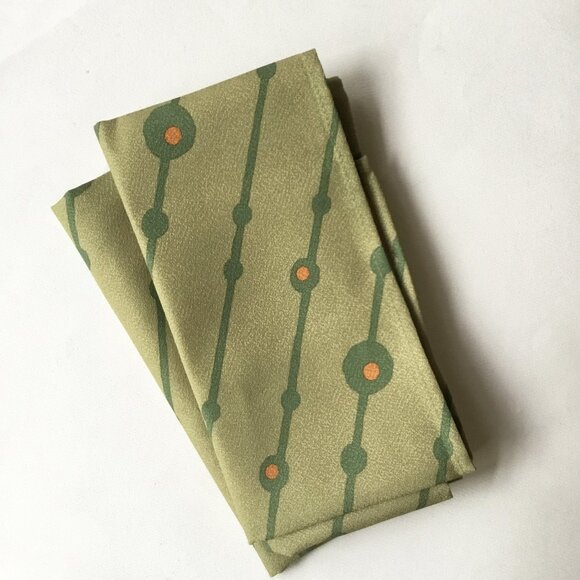Hoshino Resorts KAI Kinugawa Green Olive Printed Furoshiki Scarf Wrapping Cloth - Picture 1 of 6
